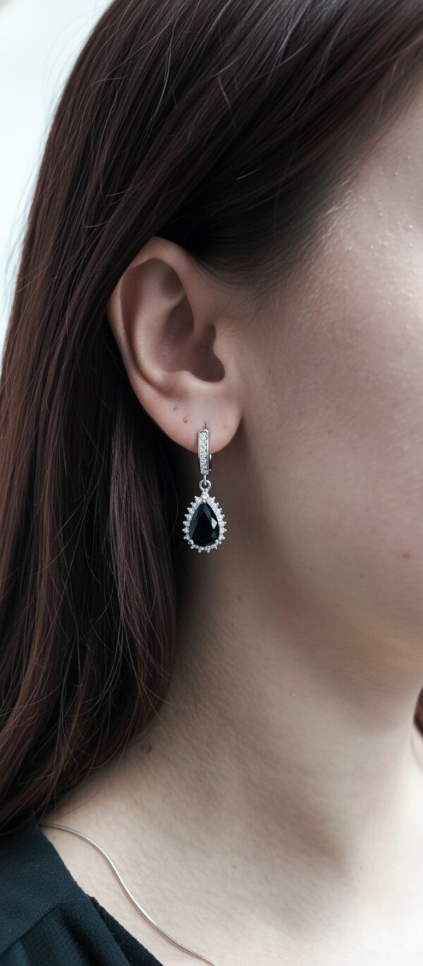 Midnight Elegance Black Teardrop Ring Set