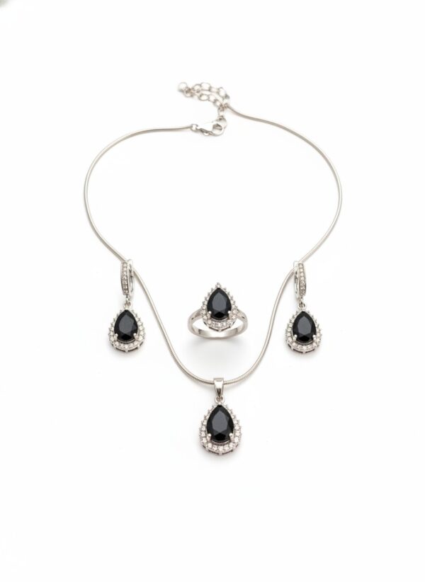 Midnight Elegance Black Teardrop Ring Set