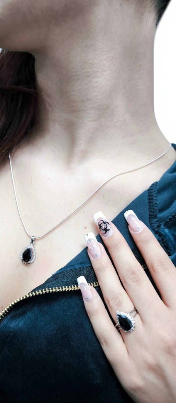 Midnight Elegance Black Teardrop Ring Set